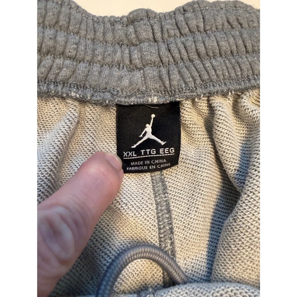 Jordan Jumpman Air Fleece Shorts Mens XXL Gray Black Logo Raw Hem Athletic Gym